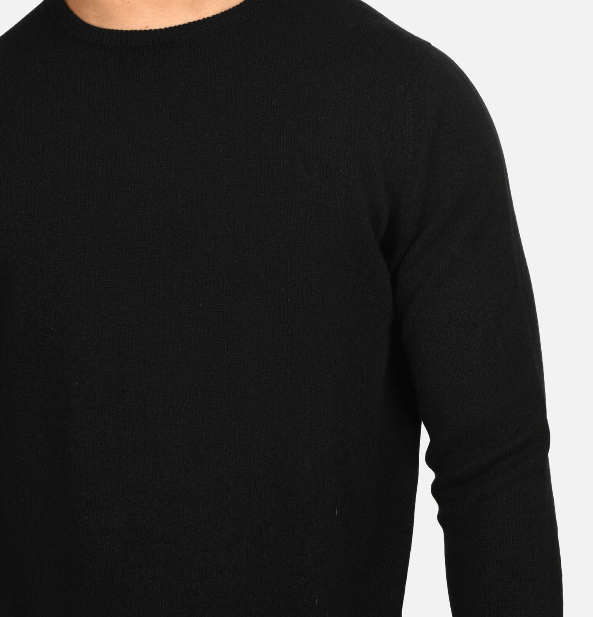 Round Neck Pullover Black