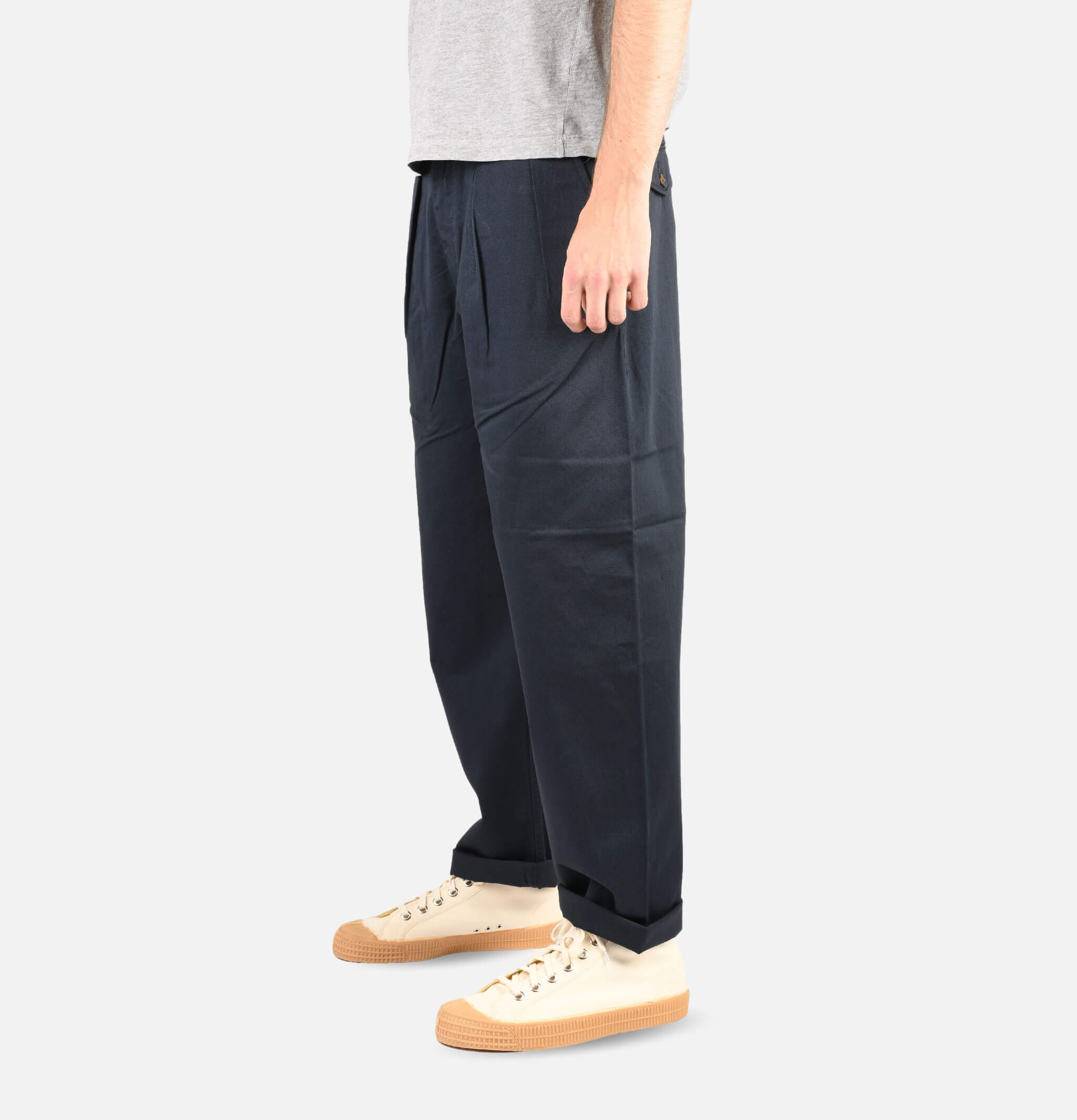 Pantalon Universal Works Double Pleat Pant Navy.