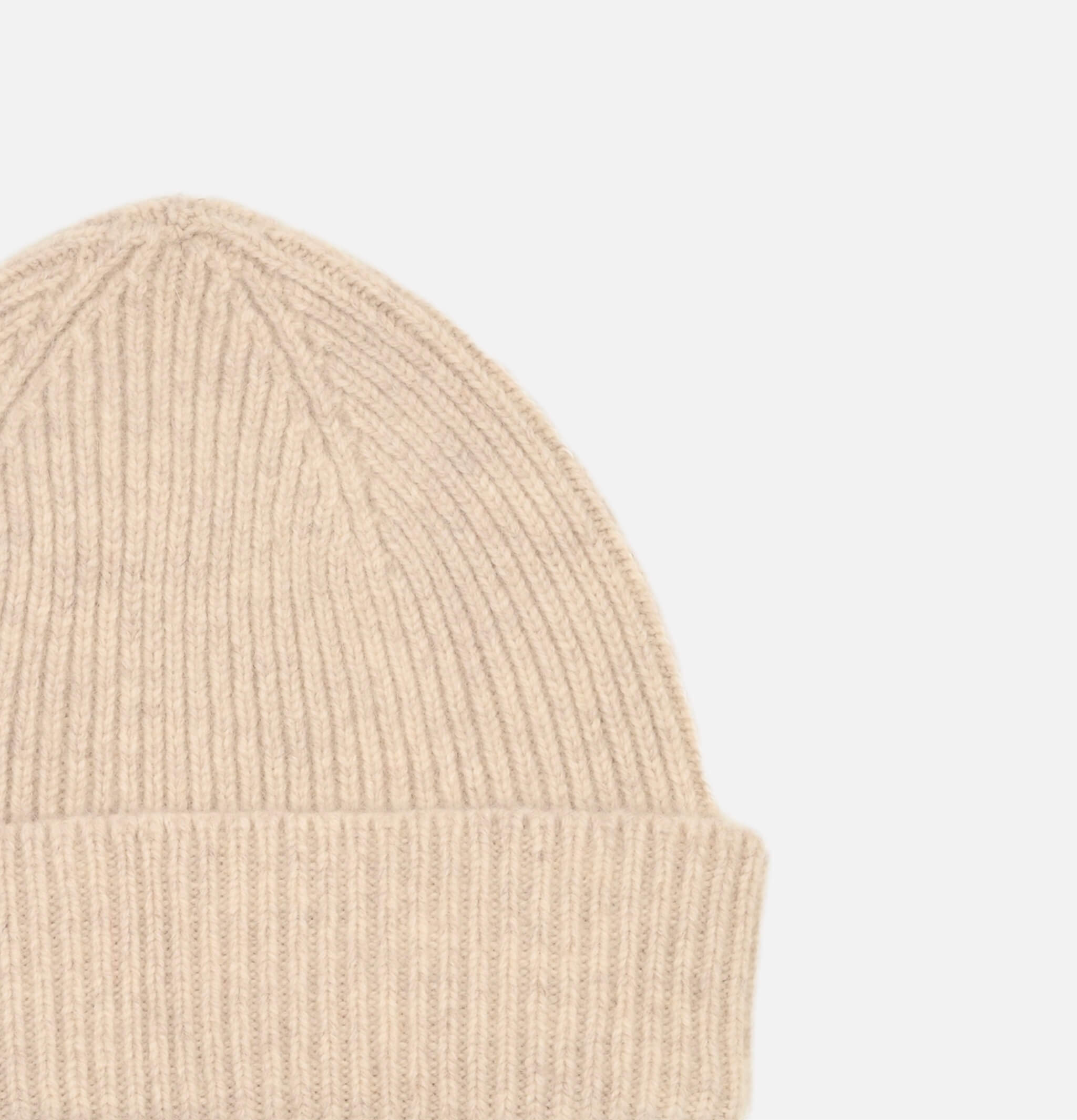 Robert Mackie Barra Beanie Natural