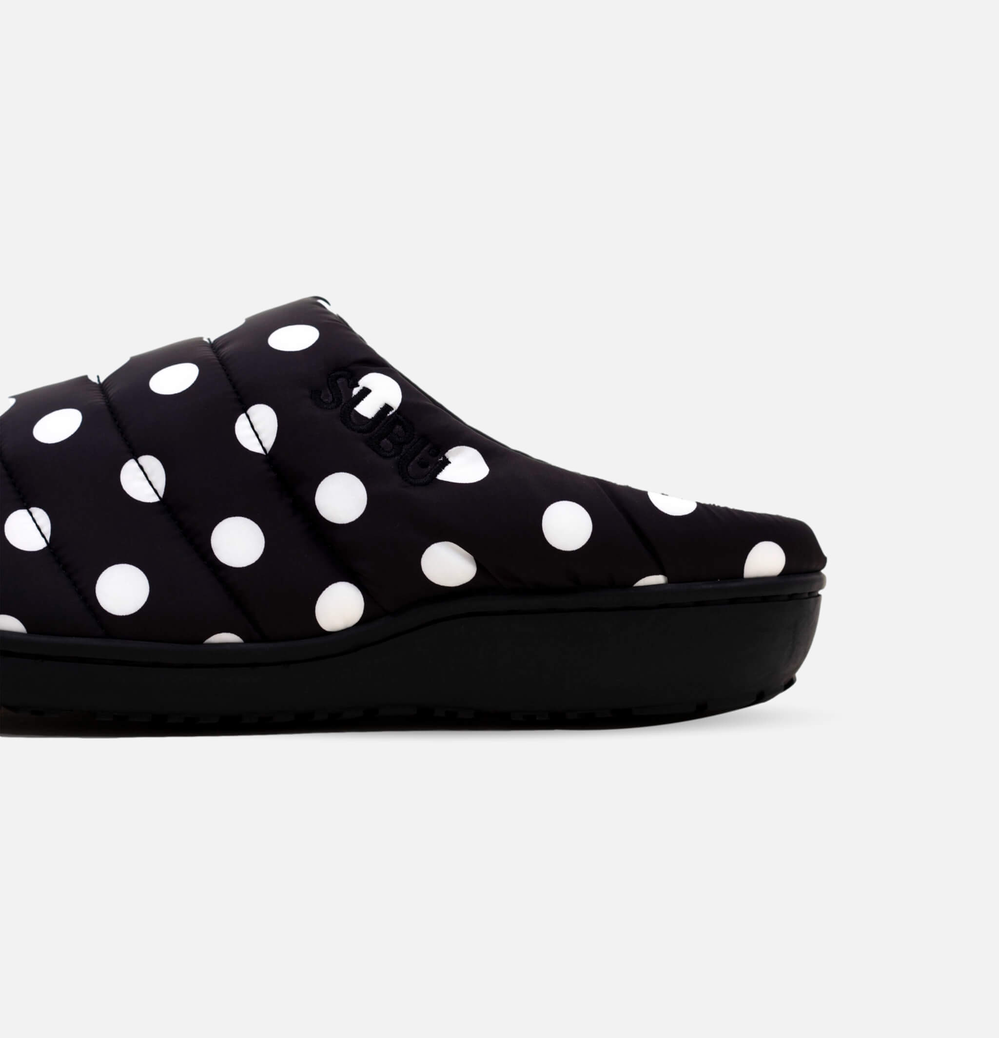 Unevenless Slippers Blackdots