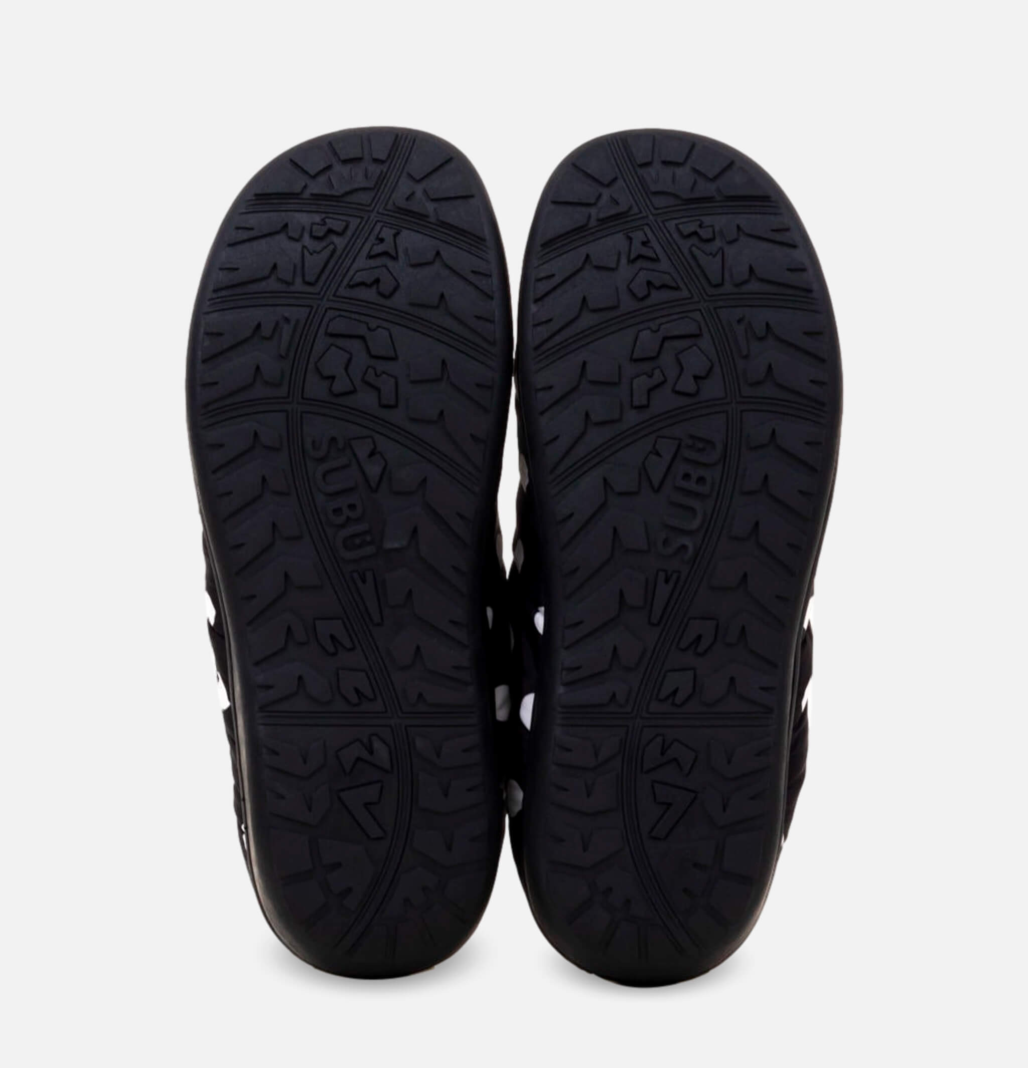 Unevenless Slippers Blackdots