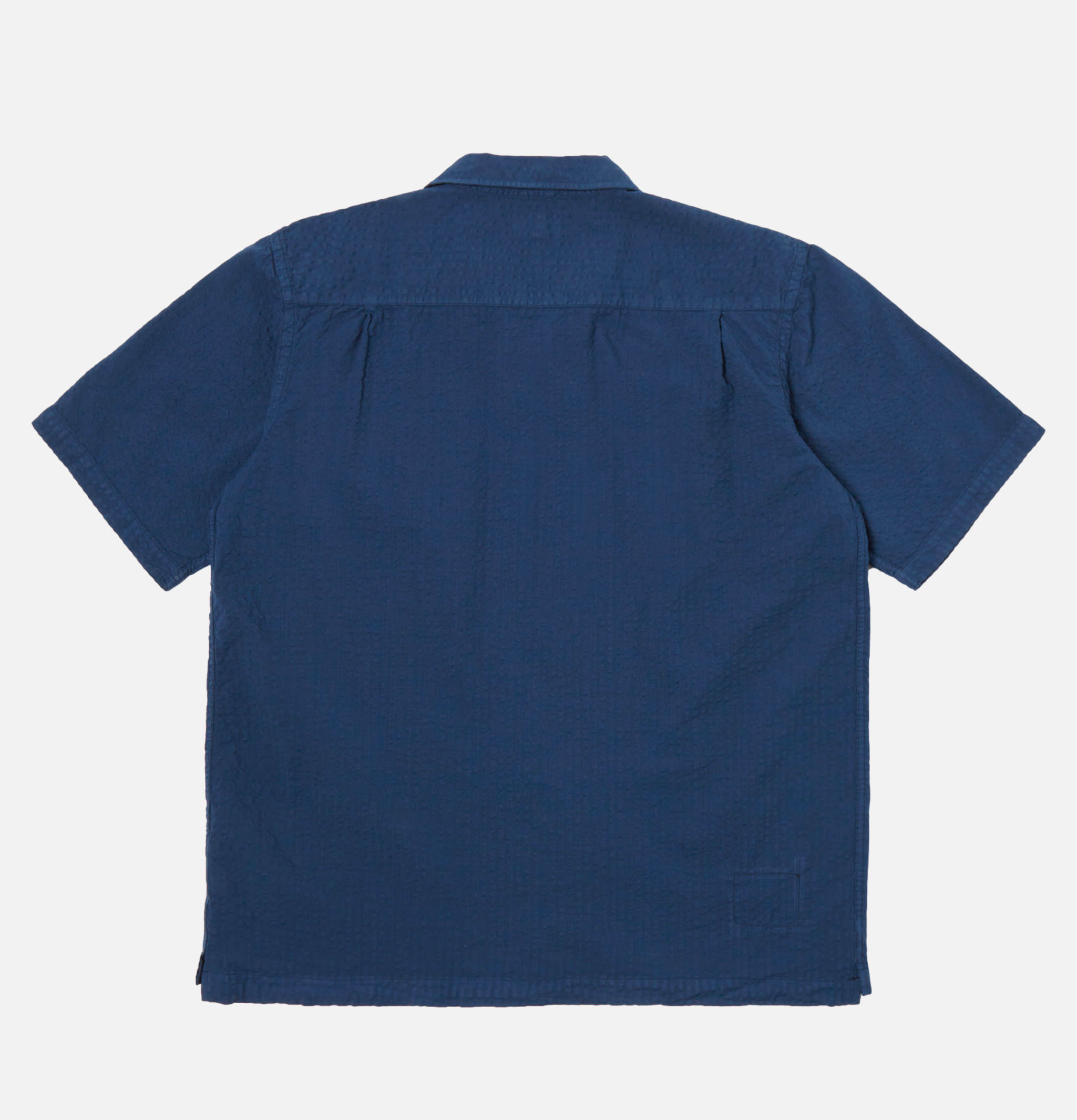 Universal Works Camp Shirt II en Navy Onda Coton