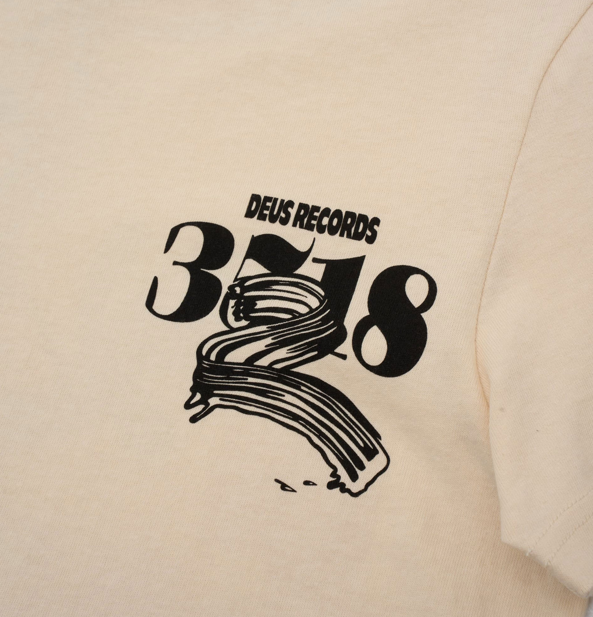 Deus Ex Machina Zounds Tee Vintage White