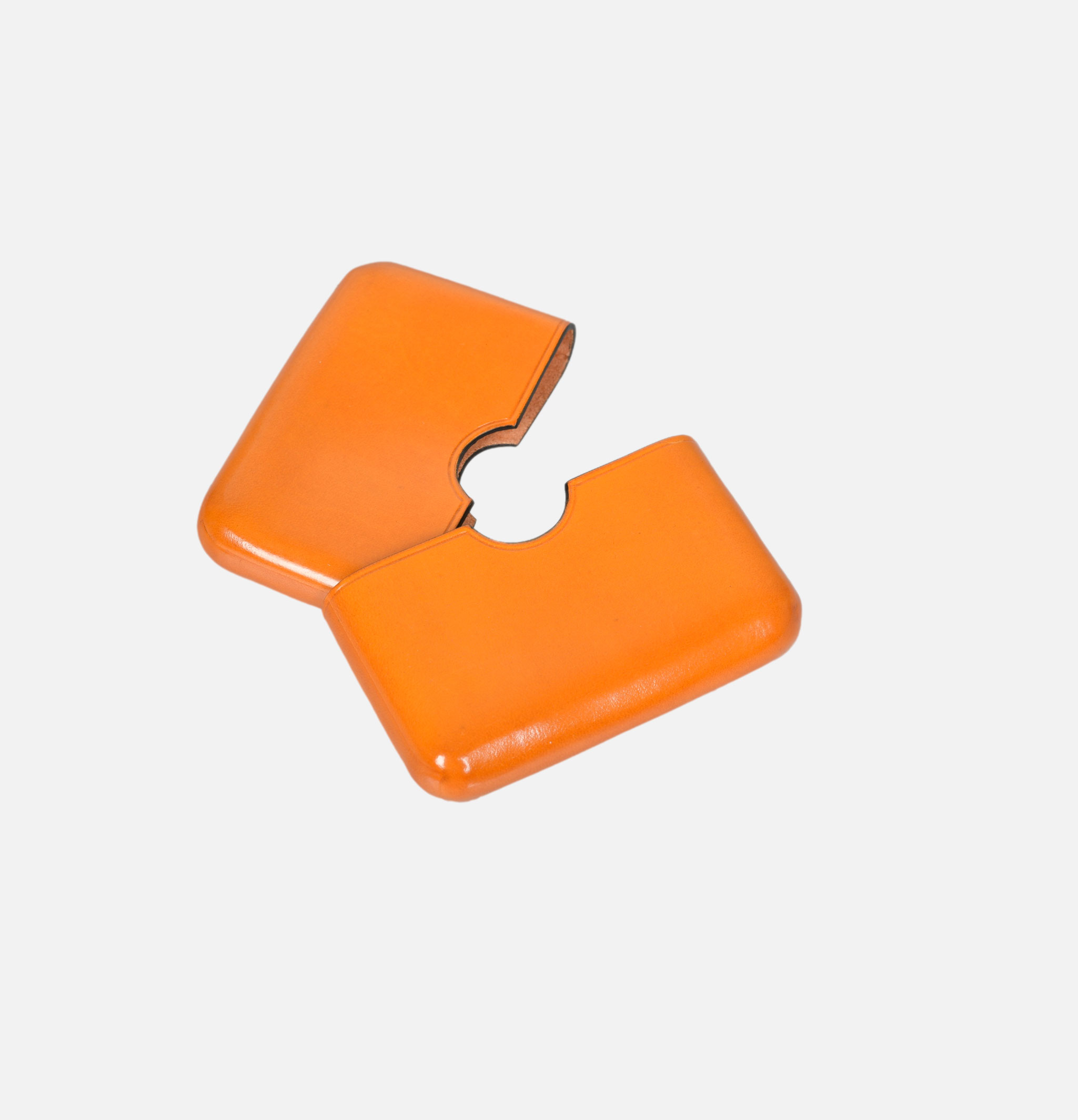 Leather card holder by Il Bussetto Ochre