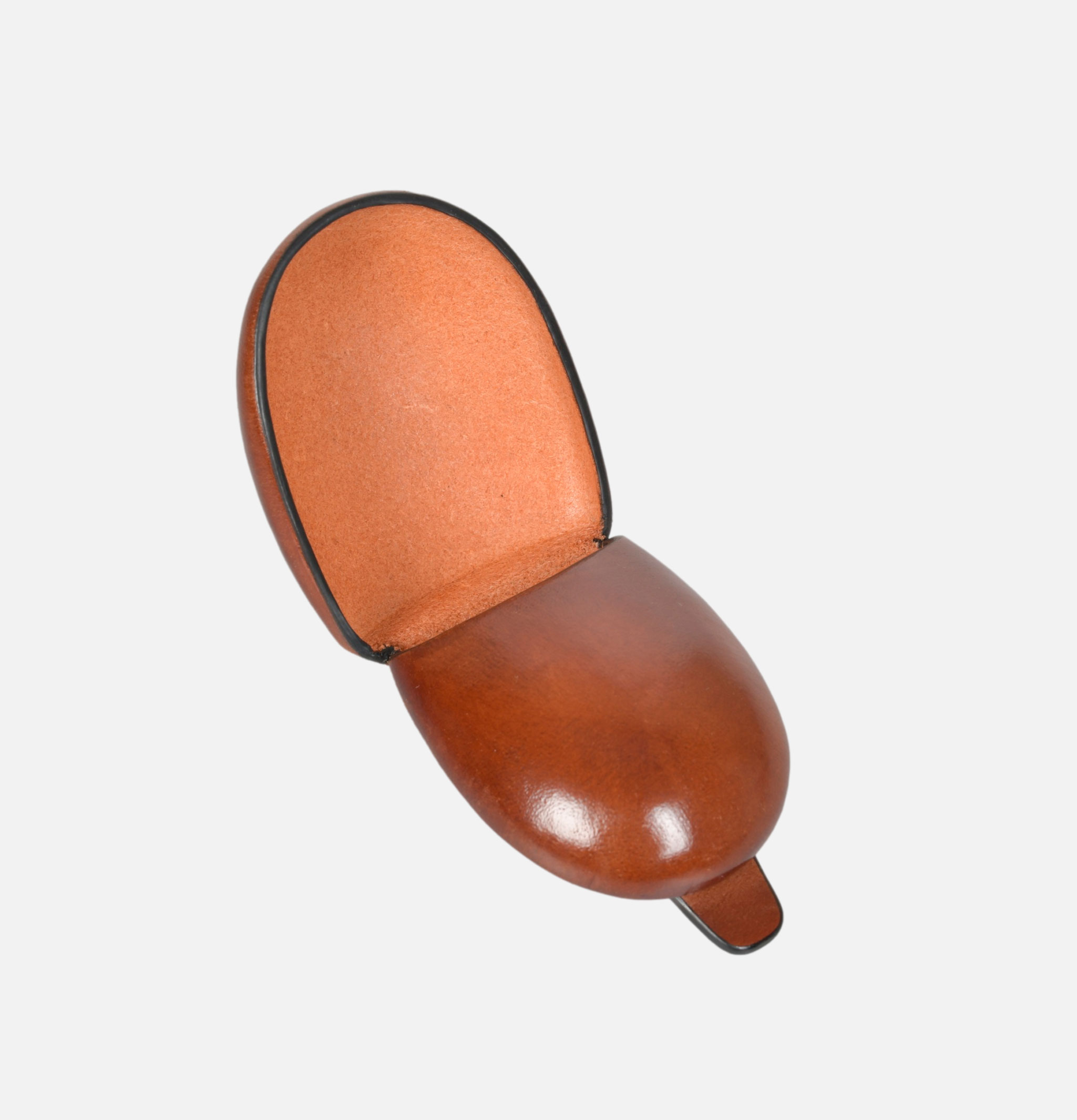 Il bussetto Egg Shaped Coin Case Cappuccino