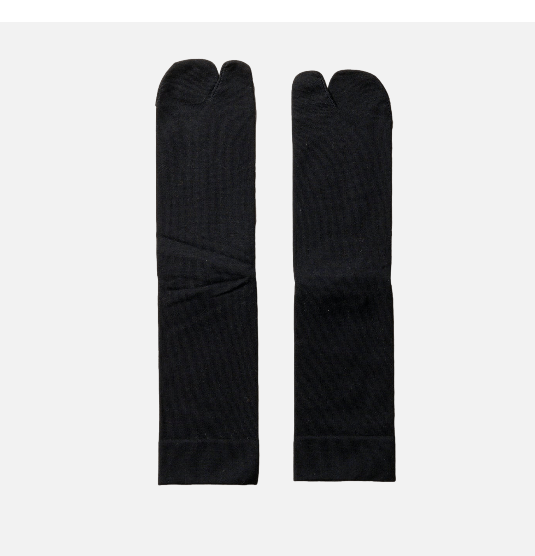 Yahae Organic Cotton Tabi Black Socks