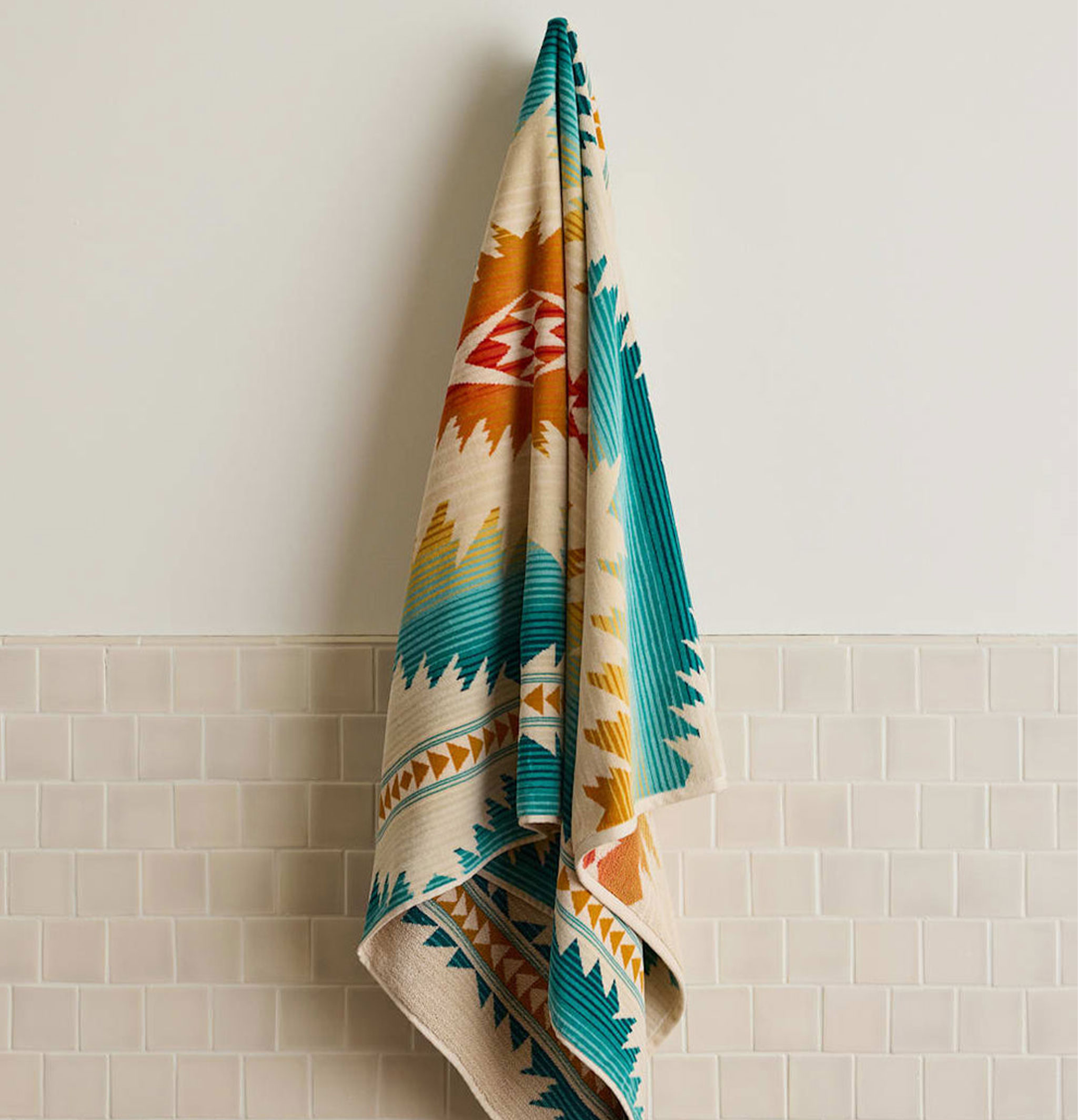 Pendleton Oversized Jacquard Towel Sunset