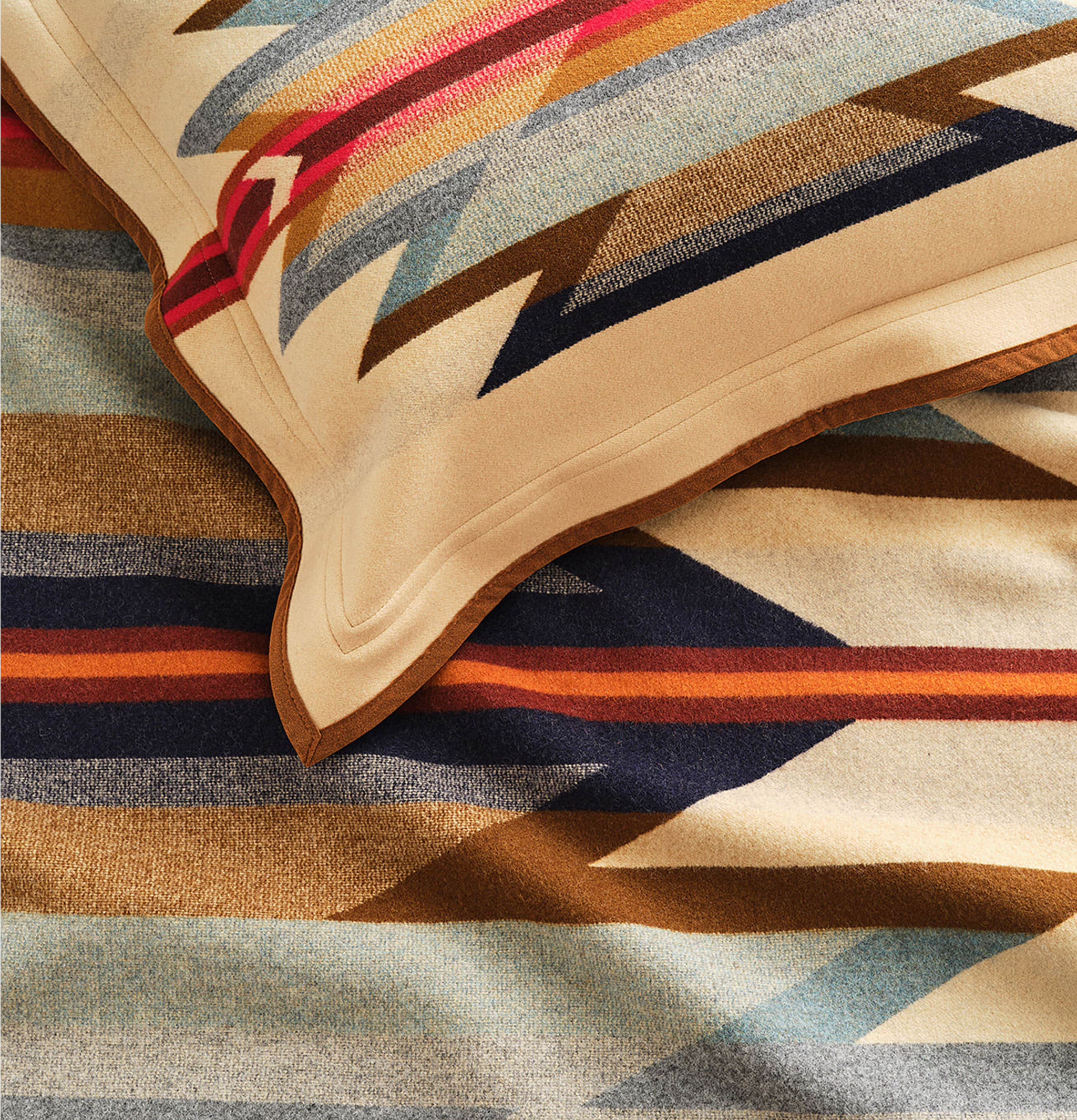Pendleton Jacquard Napped Wyeth Trail Cover