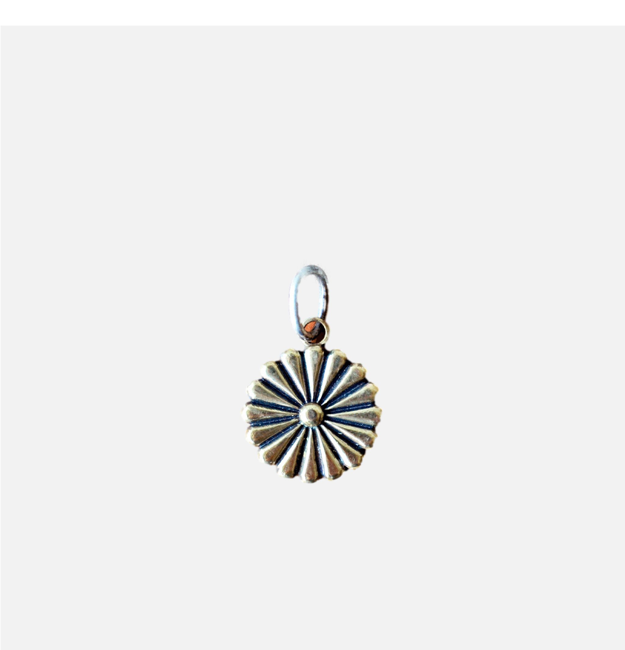 Kobashi Studio Kikumon Charm Brass M
