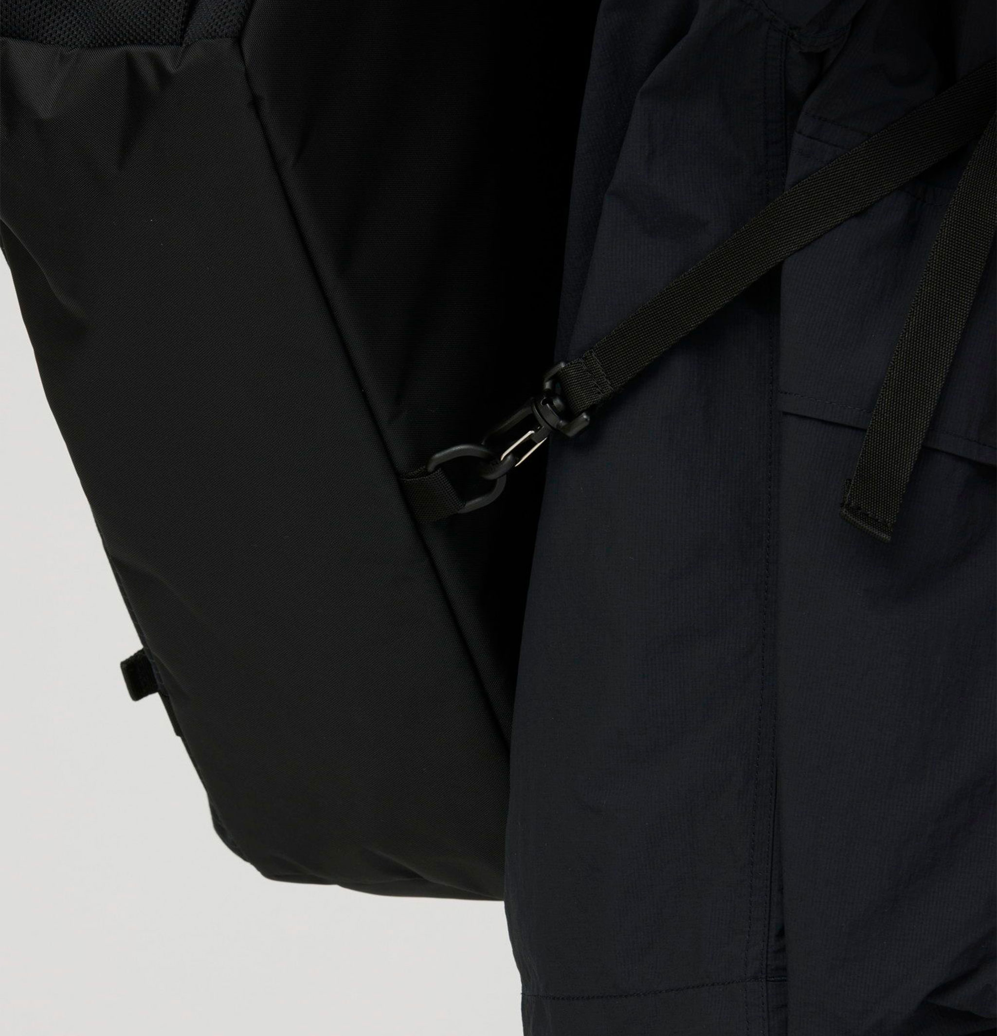 Snow Peak Grid Messenger Bag Black