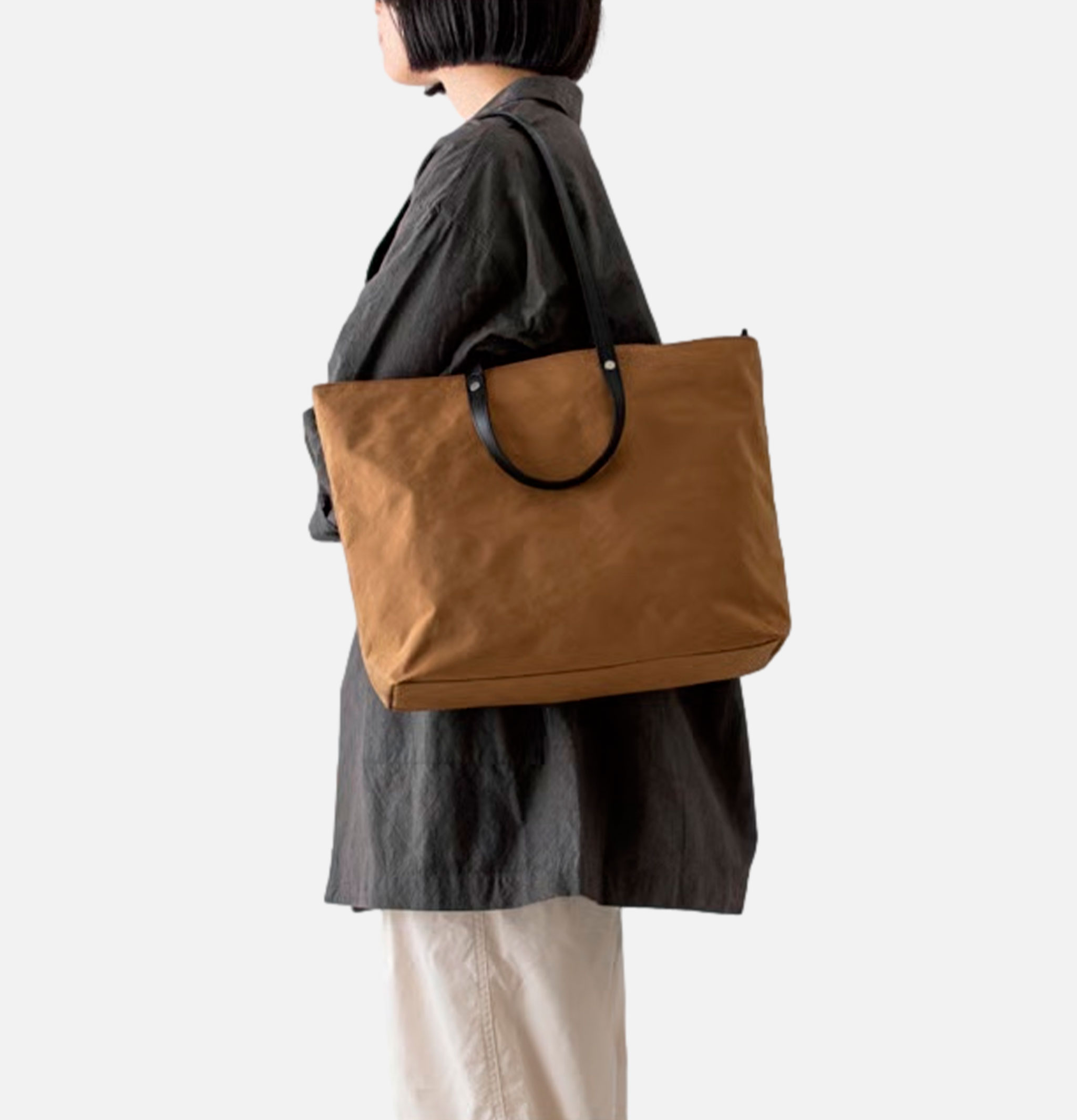 Urukust Twistloop Zip Medium Tote Bag Camel