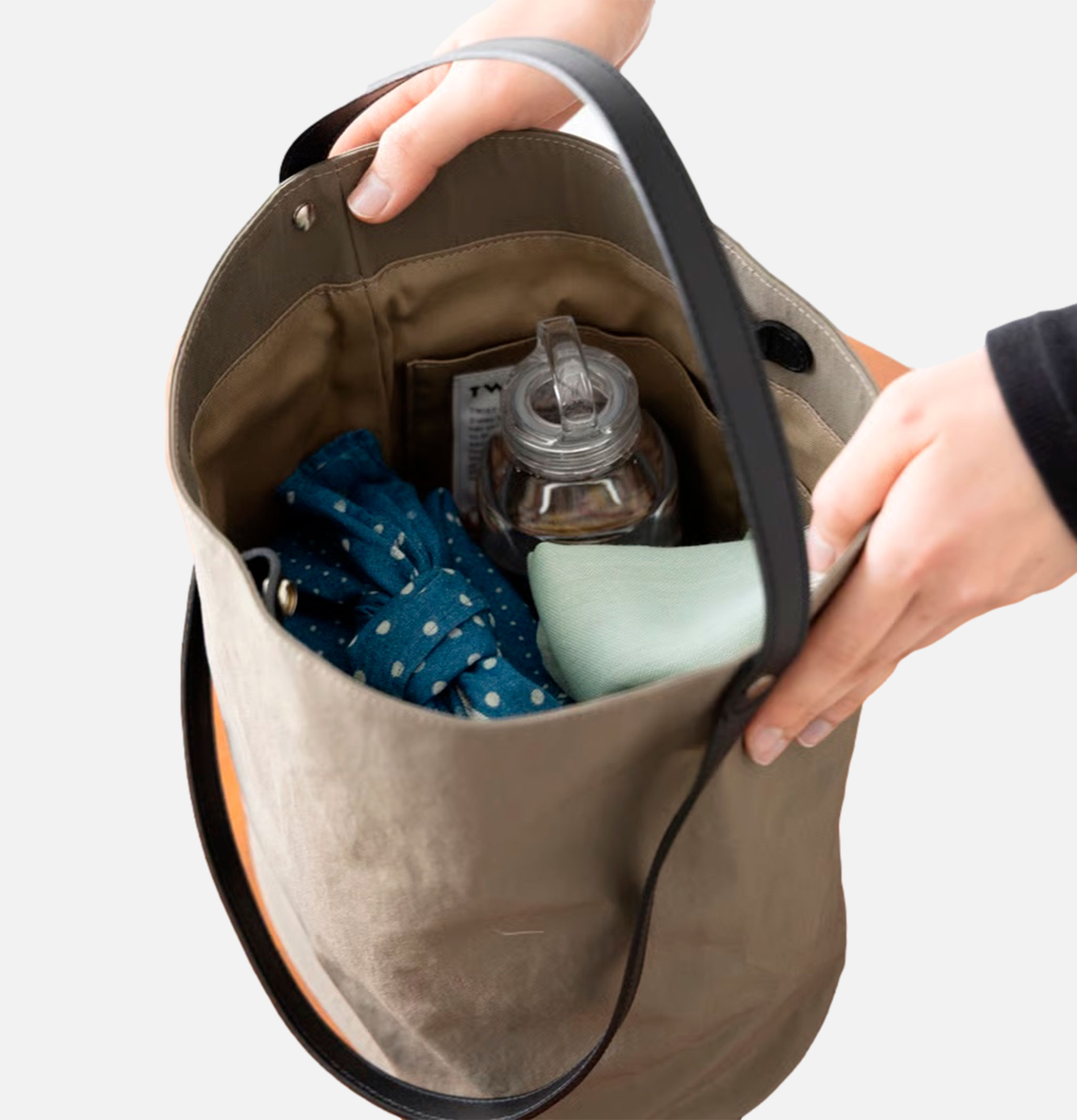 Urukust Twistloop Medium Bucket Bag Grey