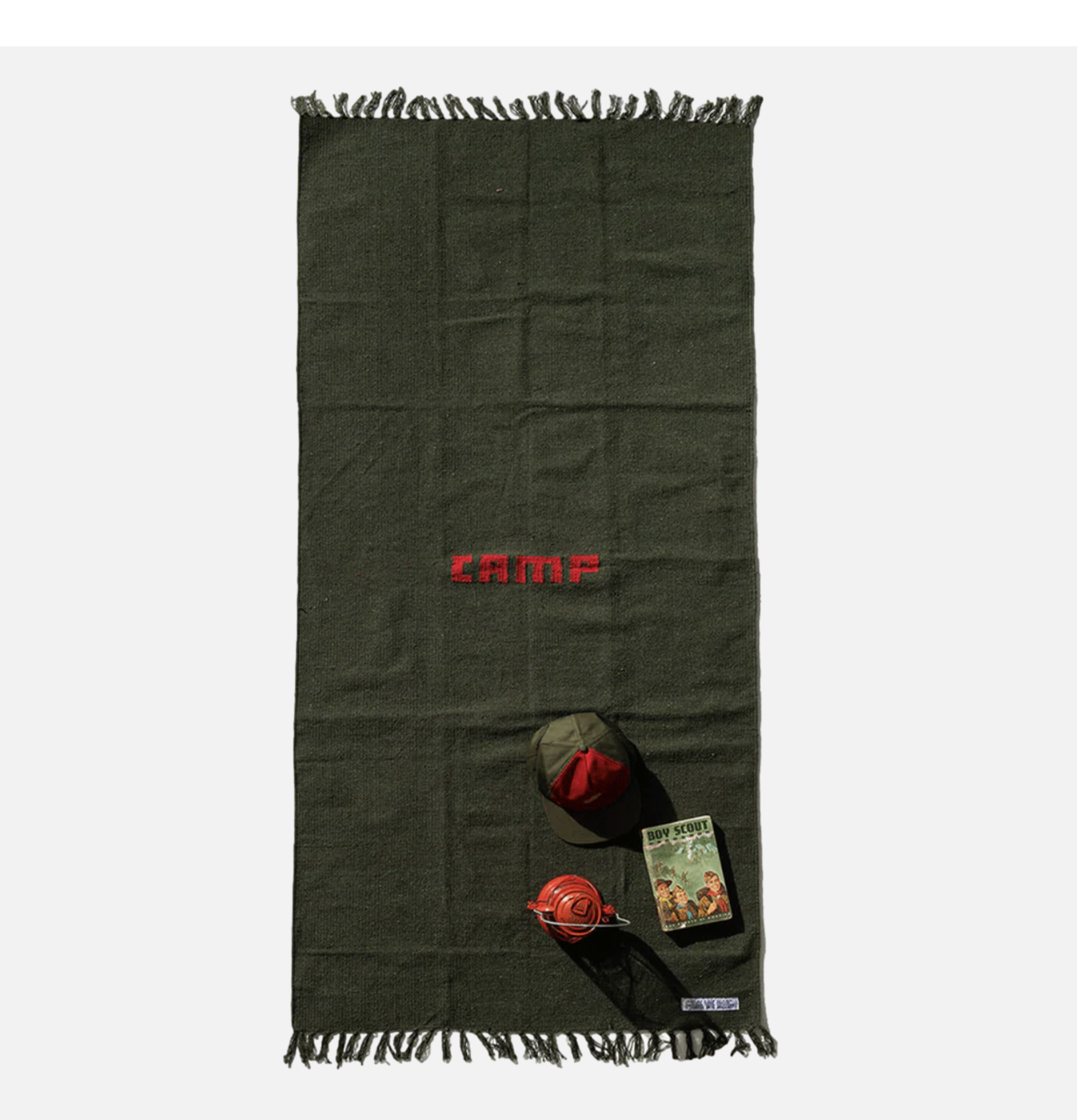 Tapis tissé matière recyclée Puebco chez Royalcheese Paris